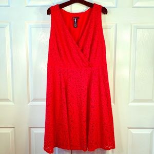 RED LACE SLEEVELESS SURPLUS FRONT 22 LANE BRYANT